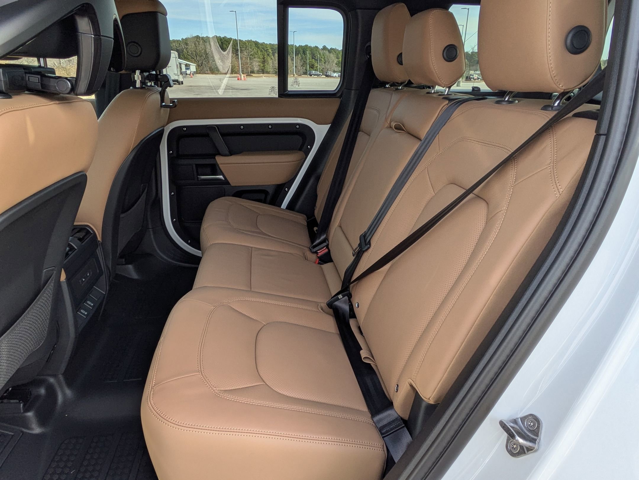 New 2026 Land Rover Defender 110 X-Dynamic SE image 27