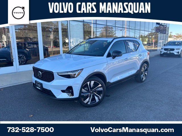 Certified 2026 Volvo XC40 B5 Plus AWD/4WD image 1