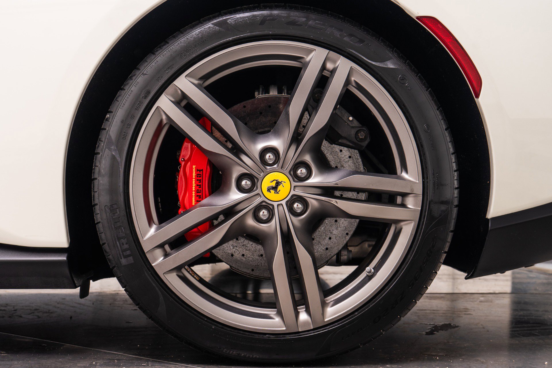 Used 2020 Ferrari Portofino image 11