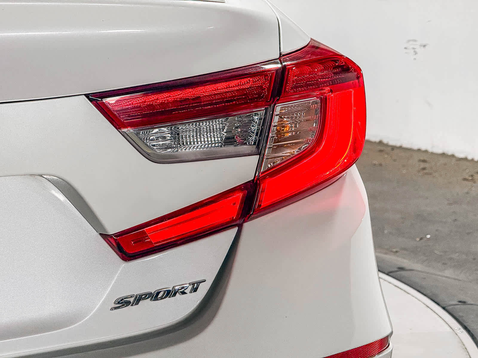 Used 2018 Honda Accord Sport image 12