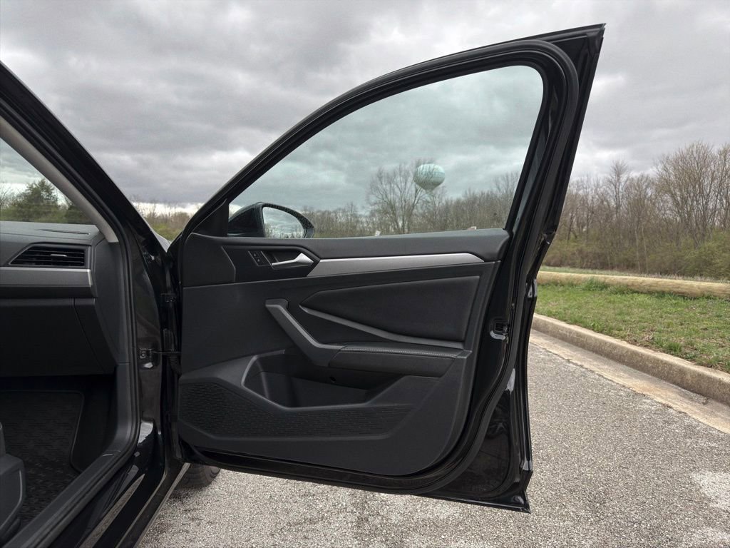 Used 2022 Volkswagen Jetta S image 21