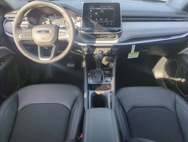 New 2026 Jeep Compass Latitude image 12