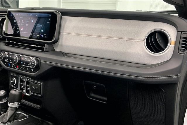 Used 2025 Jeep Wrangler Unlimited Sahara w/ Safety Group image 20