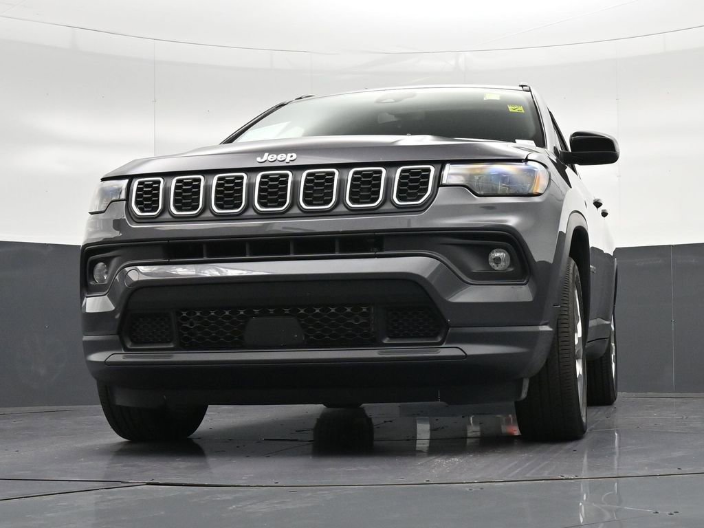 Used 2024 Jeep Compass Latitude AWD/4WD image 27