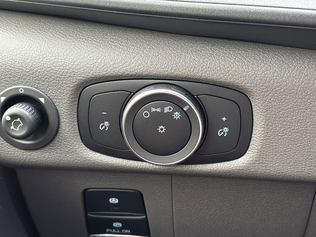 New 2025 Ford Transit 250 148 Medium Roof Extended AWD image 26