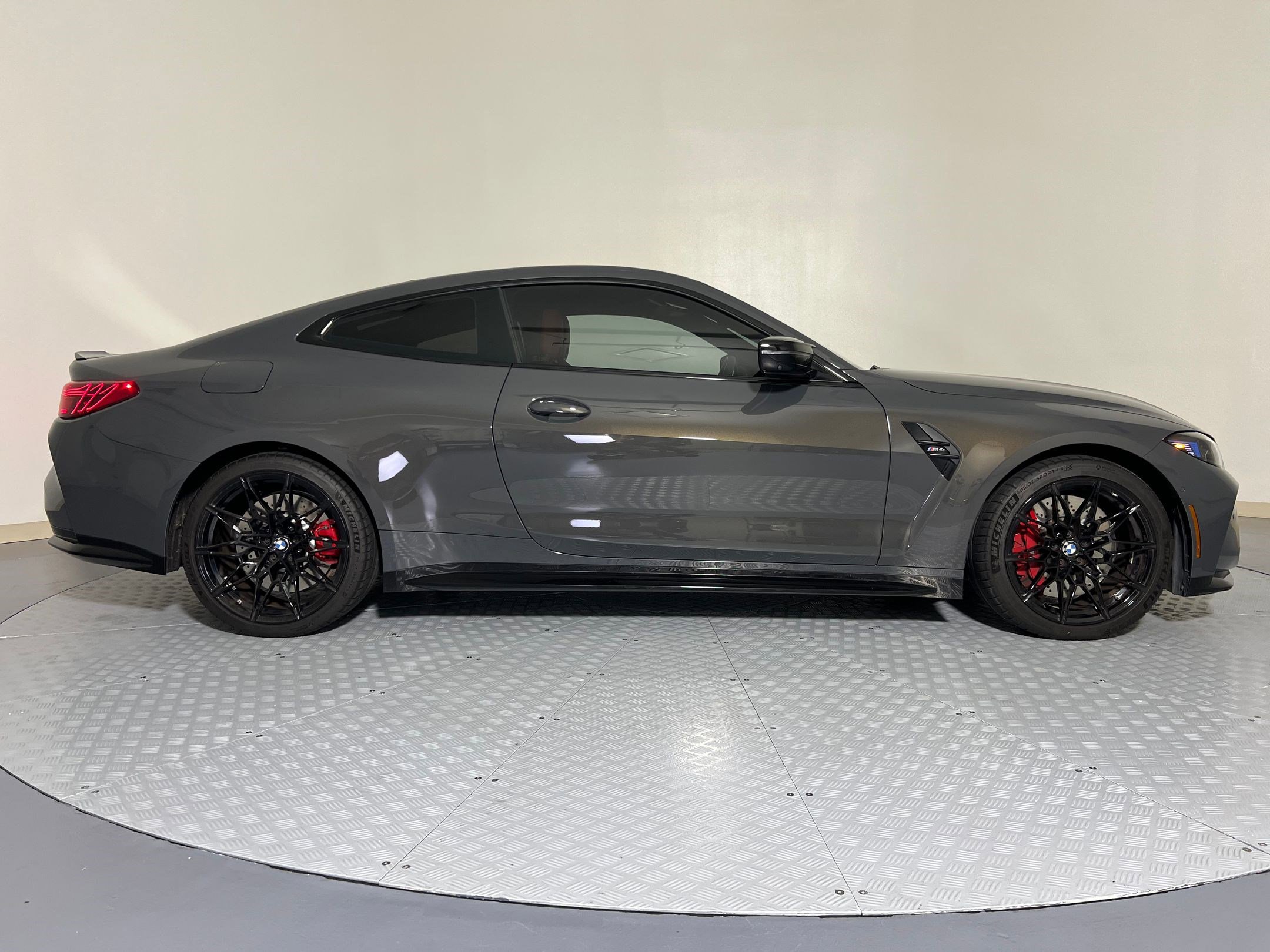 Used 2025 BMW M4 Coupe w/ Executive Package image 8