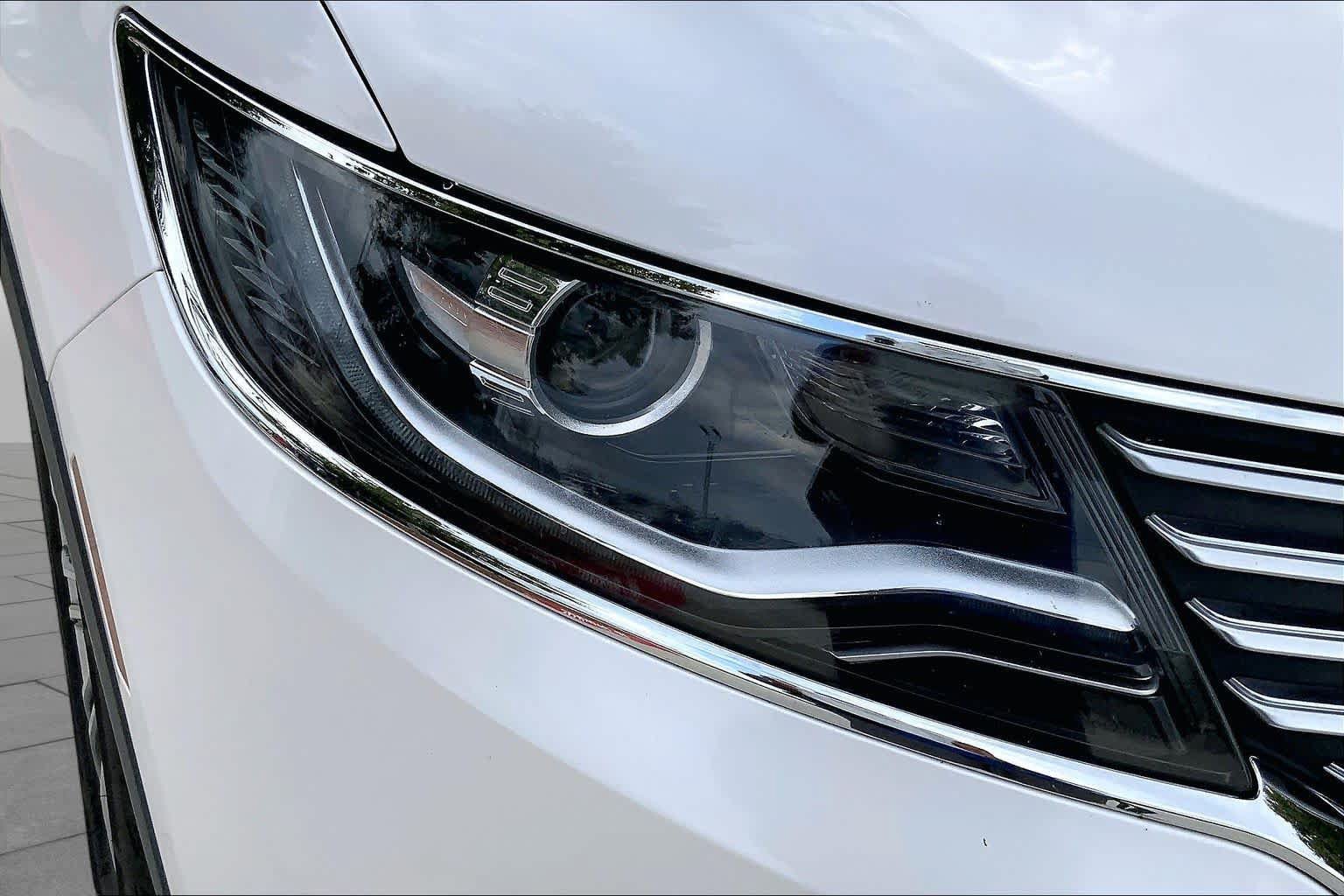 Used 2018 Lincoln MKX Reserve w/ Driver Assistance Package FWD image 26