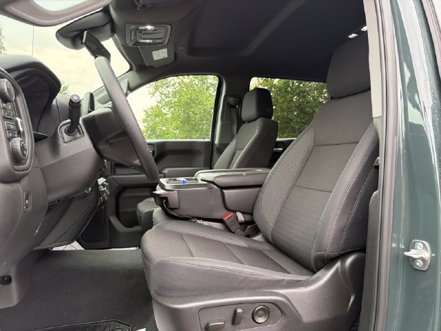 Used 2025 Chevrolet Silverado 1500 Custom Trail Boss w/ Turbomax Blackout Package AWD/4WD image 10