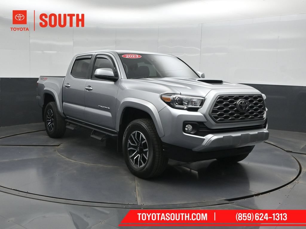 Used 2023 Toyota Tacoma TRD Sport AWD/4WD image 4
