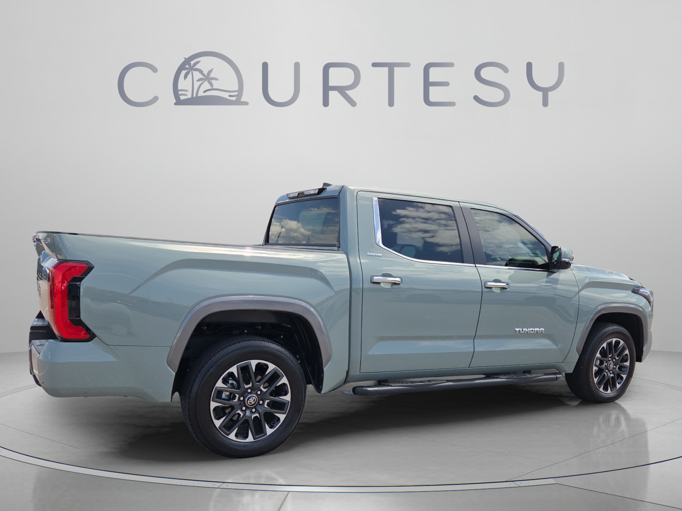 Certified 2025 Toyota Tundra Limited AWD/4WD image 5