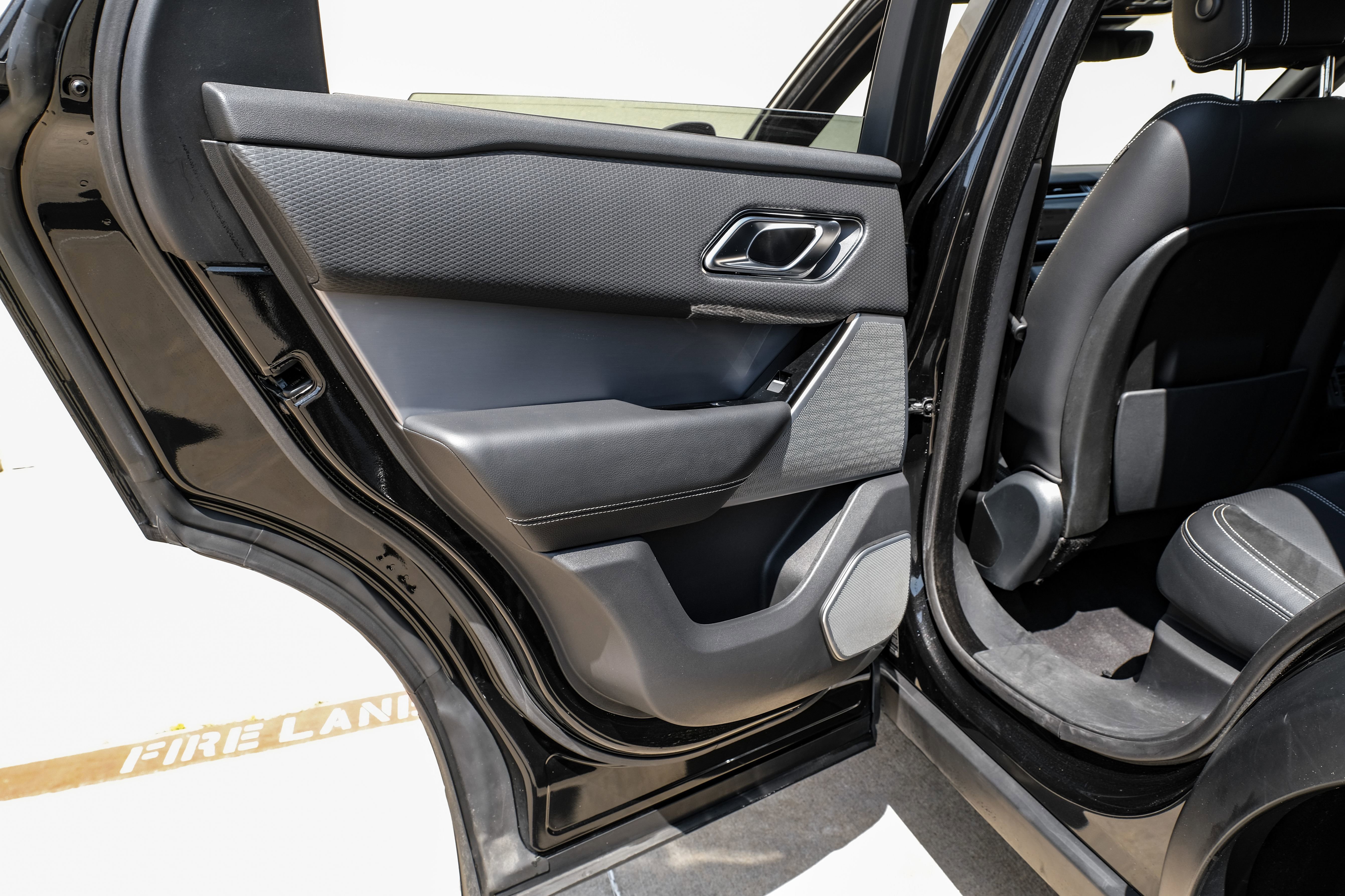 Used 2020 Land Rover Range Rover Velar R-Dynamic S AWD/4WD image 42