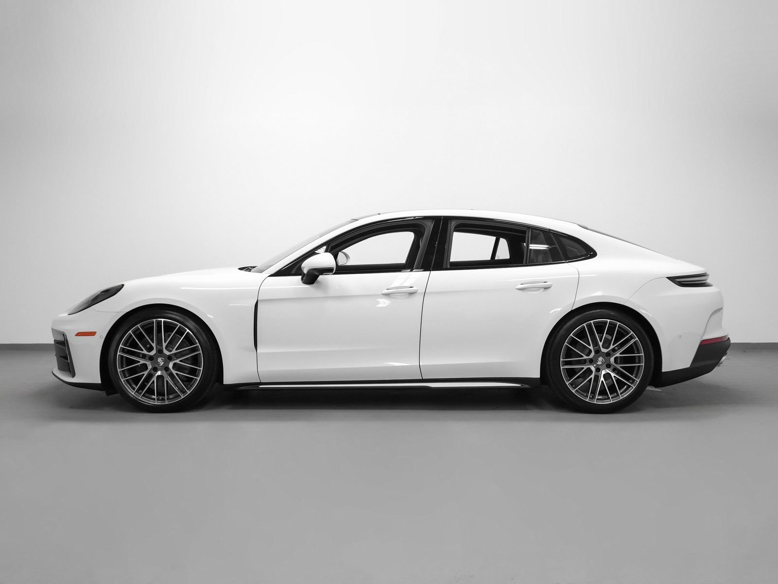 New 2026 Porsche Panamera 4 AWD/4WD image 2