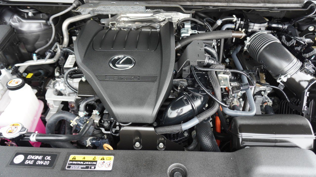 Certified 2025 Lexus RX 500h F Sport w/ Convenience Package AWD/4WD image 40