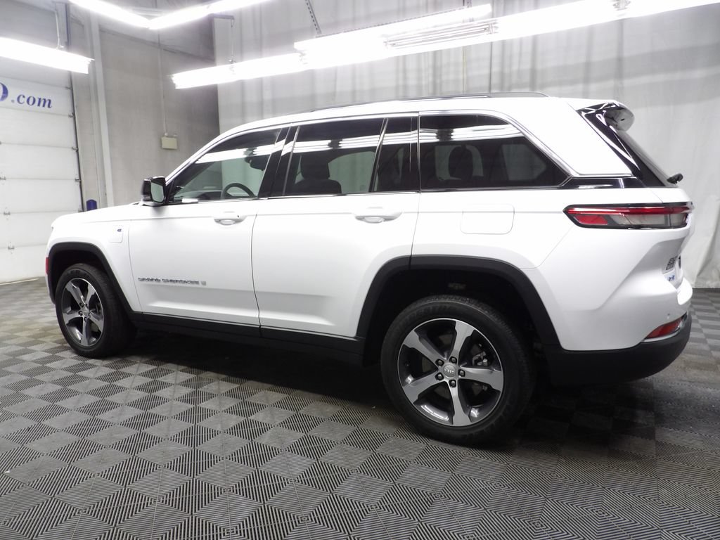 Used 2022 Jeep Grand Cherokee Limited 4xe AWD/4WD image 6