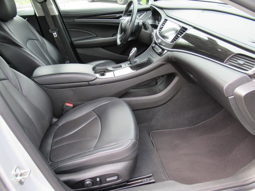 Used 2018 Buick LaCrosse Essence image 10