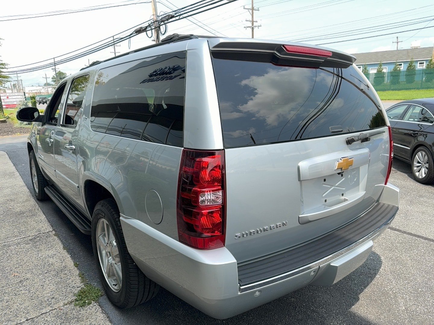 Used 2014 Chevrolet Suburban LTZ AWD/4WD image 4