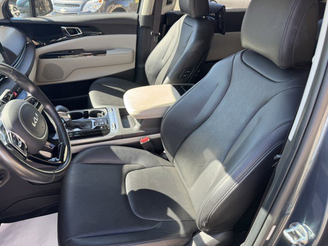 Used 2022 Kia Carnival SX image 9