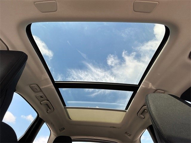 Used 2022 Volvo XC60 B5 Momentum image 29