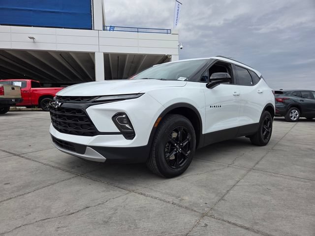 Used 2024 Chevrolet Blazer LT w/ Convenience Package FWD image 2