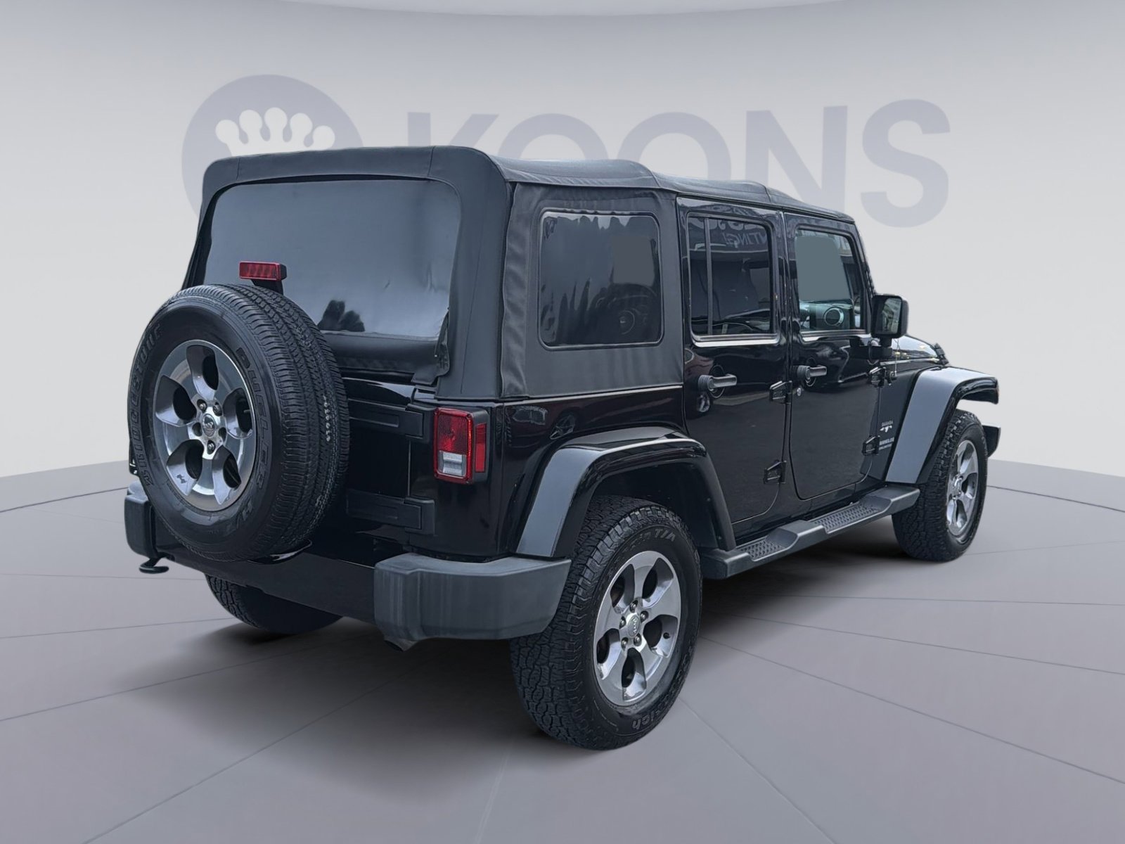 Used 2016 Jeep Wrangler Unlimited Sahara w/ Connectivity Group image 7