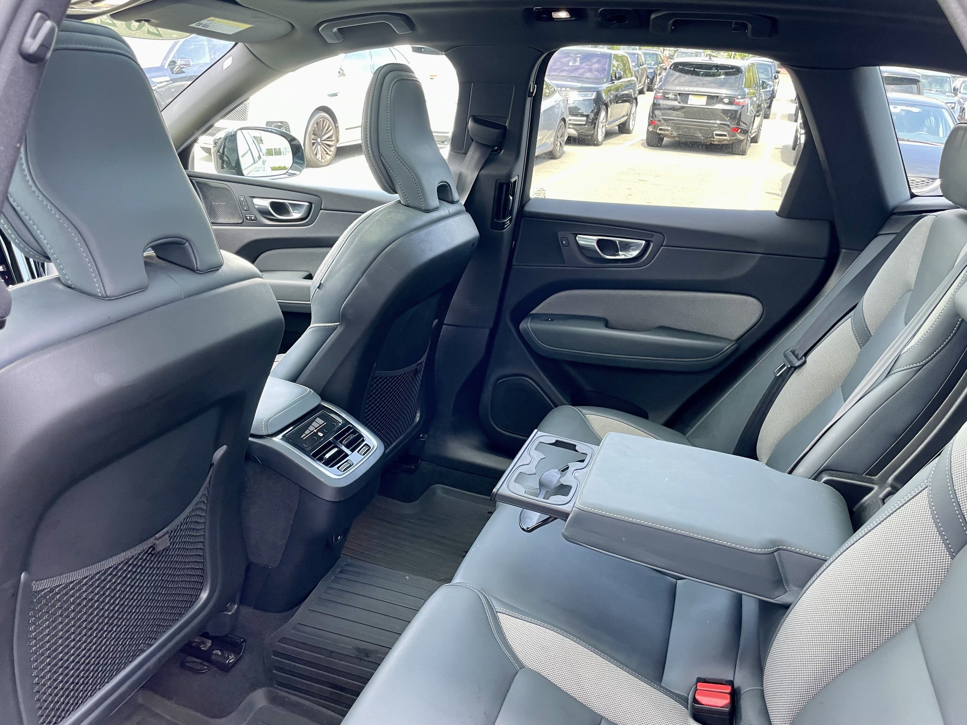 Used 2022 Volvo XC60 B6 R-Design w/ Advanced Package image 30