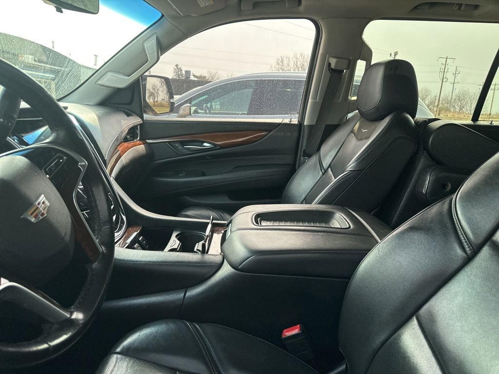 Used 2018 Cadillac Escalade ESV Luxury AWD/4WD image 7