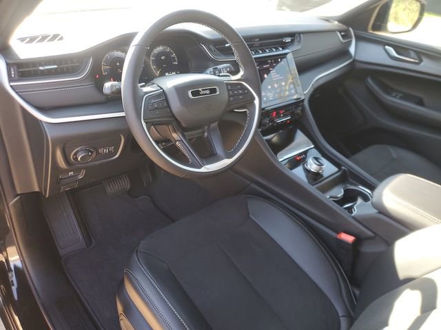 New 2025 Jeep Grand Cherokee L Altitude image 17