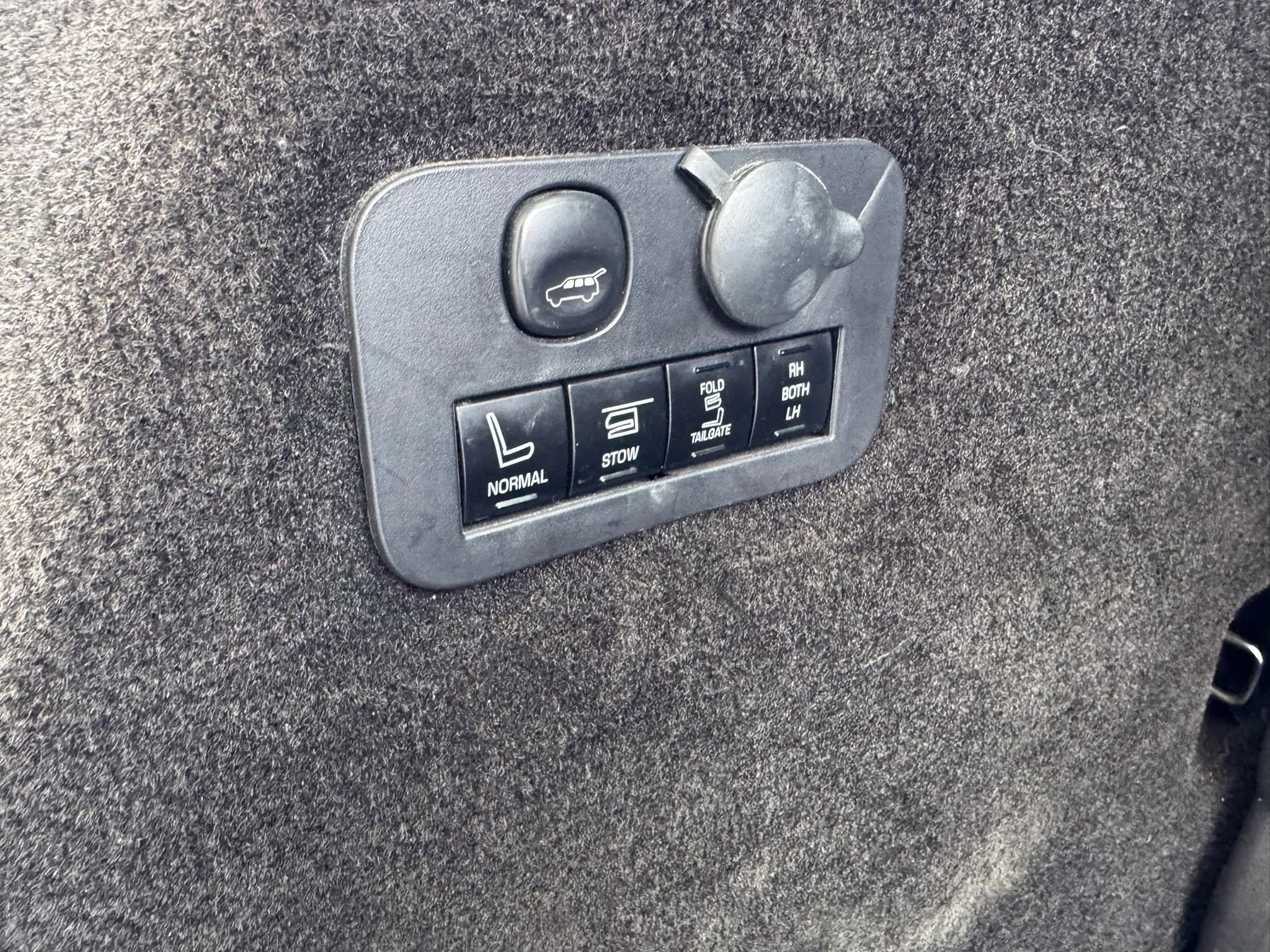 Used 2015 Lincoln MKT AWD w/ Equipment Group 201A image 21