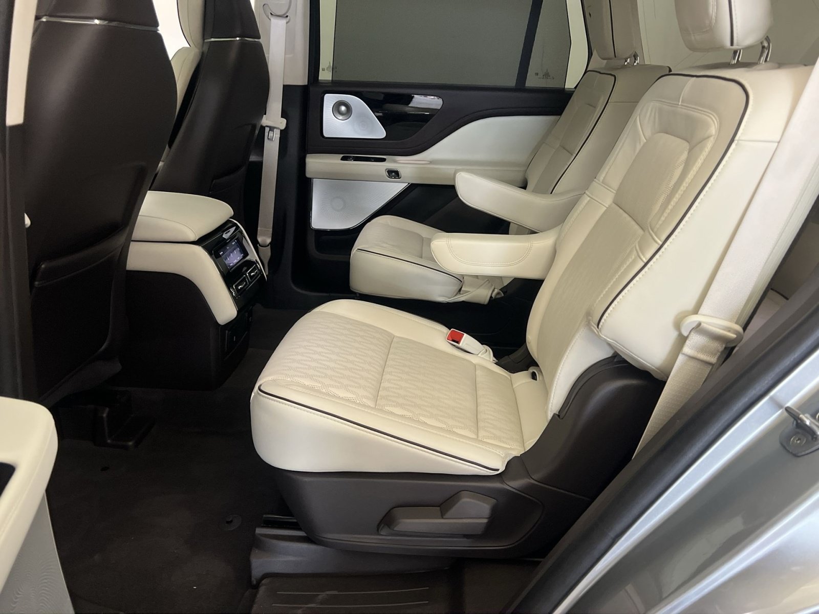 Used 2023 Lincoln Aviator Black Label AWD/4WD image 24
