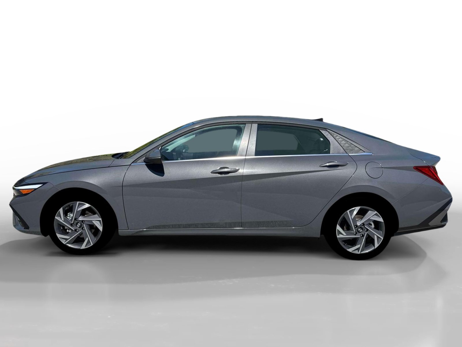 New 2026 Hyundai Elantra Limited FWD image 3