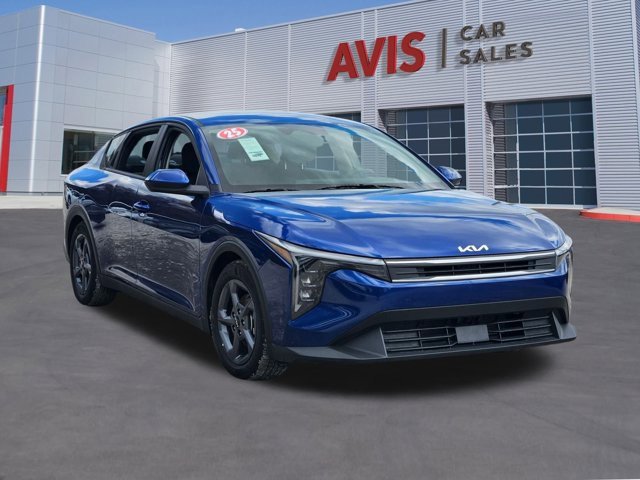 Used 2025 Kia K4 LXS image 3