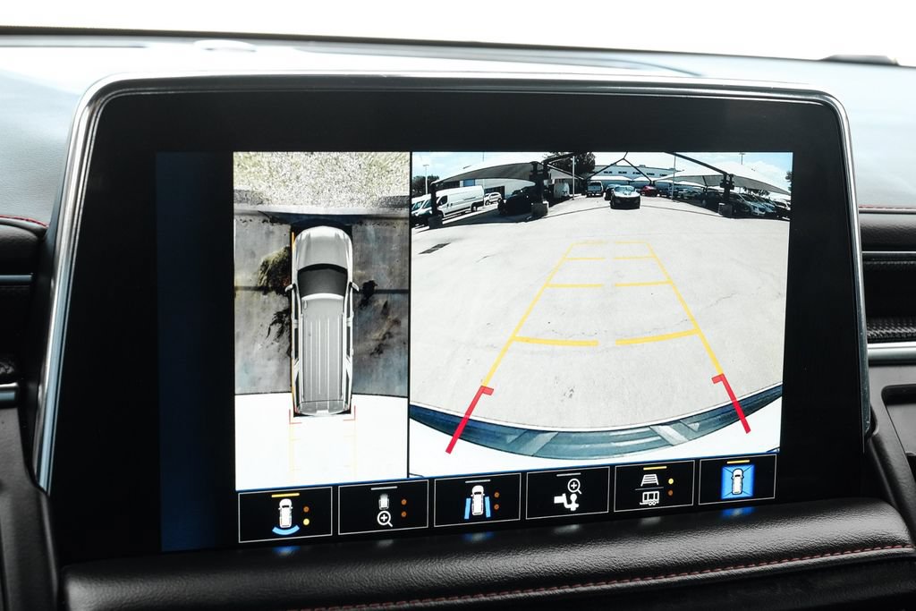 Used 2022 Chevrolet Suburban RST w/ Luxury Package RWD image 19