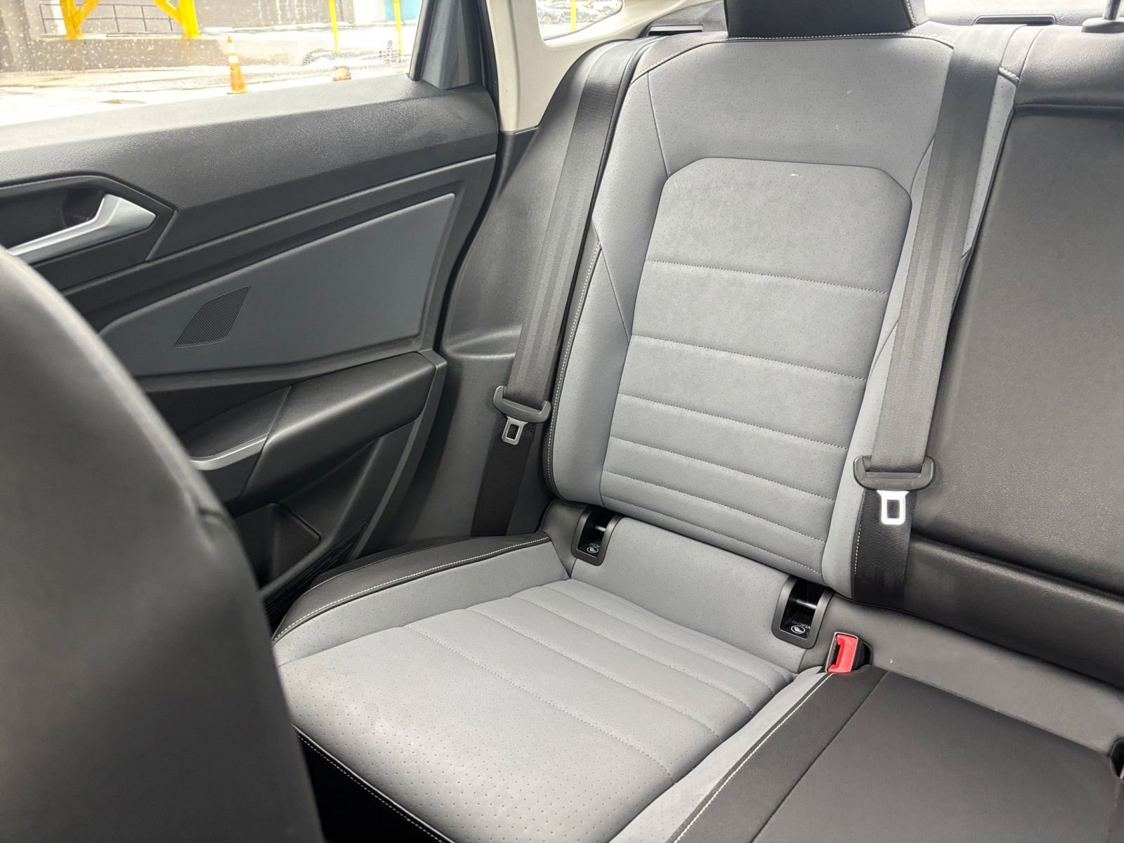 Used 2025 Volkswagen Jetta SE image 34