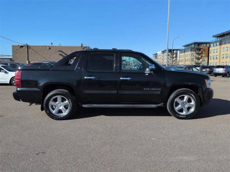Used 2011 Chevrolet Avalanche LT w/ Suspension Package, Off-Road image 7