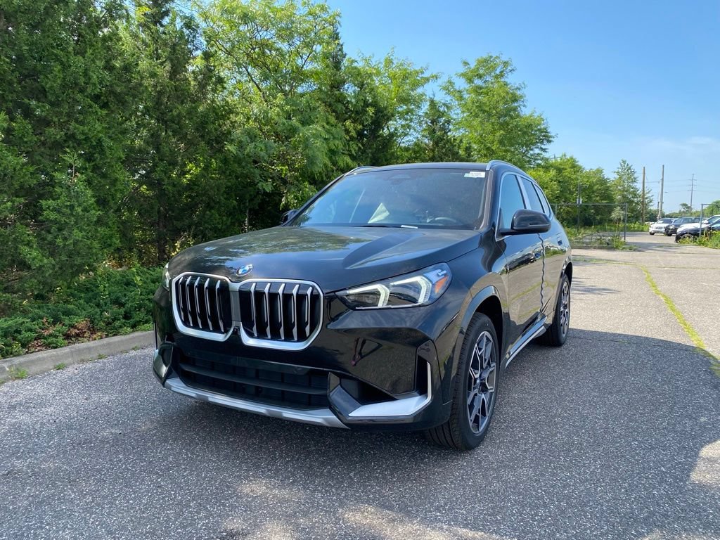New 2026 BMW X1 xDrive28i w/ Technology Package AWD/4WD image 1