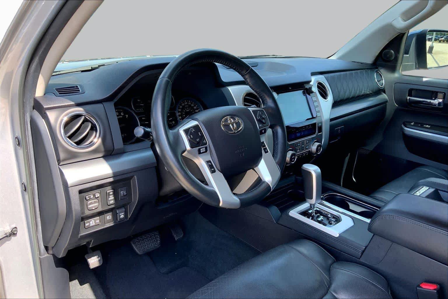 Used 2021 Toyota Tundra Platinum AWD/4WD image 17
