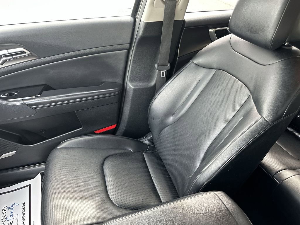 Used 2024 Kia Sportage EX FWD image 23