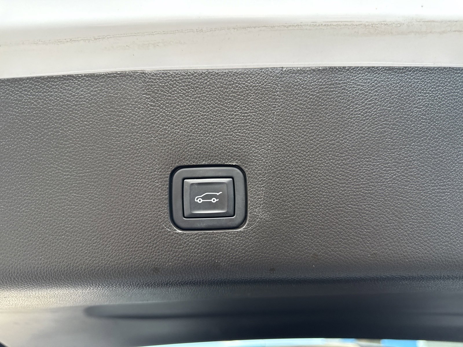 Used 2022 Chevrolet Traverse Premier image 15