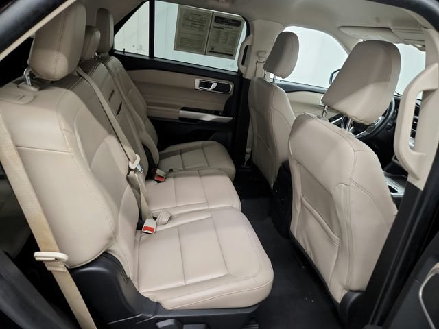 Used 2023 Ford Explorer XLT w/ Equipment Group 202A AWD/4WD image 31