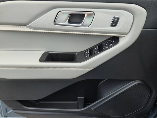 New 2026 Ford Explorer Active w/ Active Comfort Package RWD image 26