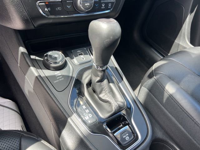 Used 2019 Jeep Cherokee Limited AWD/4WD image 17