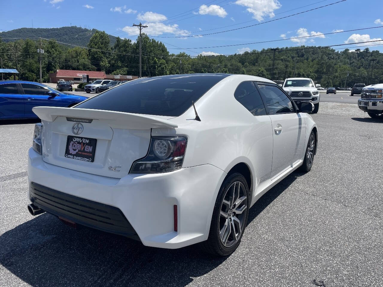 Used 2015 Scion tC FWD image 8