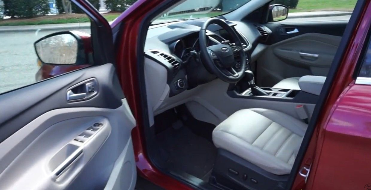 Used 2017 Ford Escape Titanium w/ Equipment Group 301A image 9