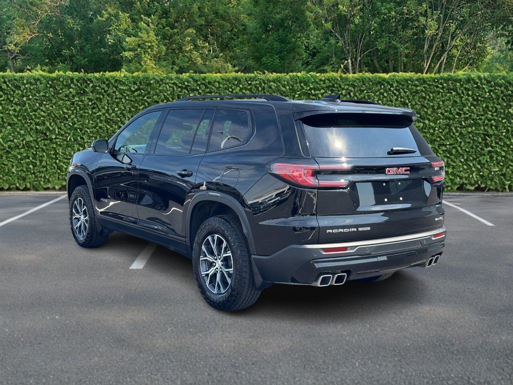 Used 2025 GMC Acadia AT4 w/ Luxury Package AWD/4WD image 6