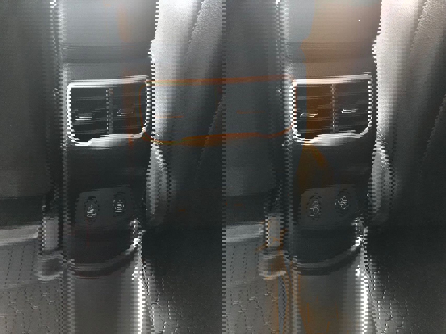 Used 2023 Hyundai Santa Fe SEL w/ Cargo Package image 23