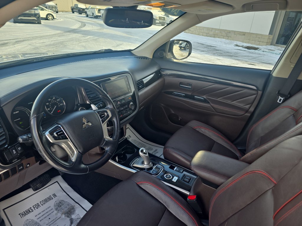 Used 2018 Mitsubishi Outlander SEL image 11