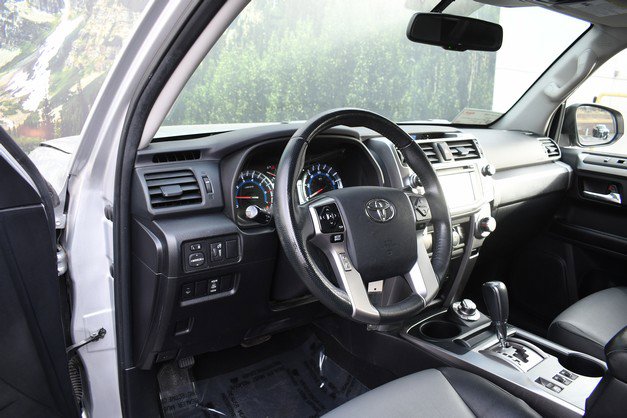 Used 2014 Toyota 4Runner SR5 Premium image 14