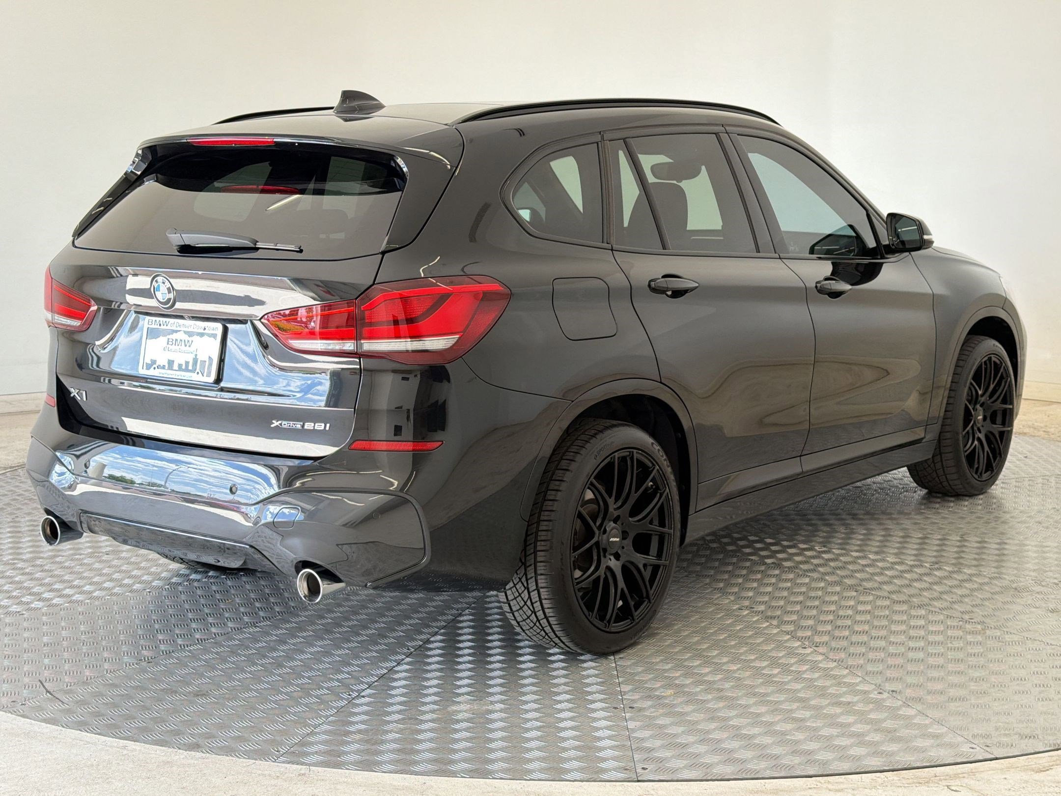 Used 2022 BMW X1 xDrive28i w/ M Sport Package AWD/4WD image 9