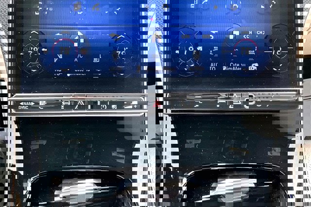 Certified 2025 Mercedes-Benz C 300 4MATIC Sedan image 18