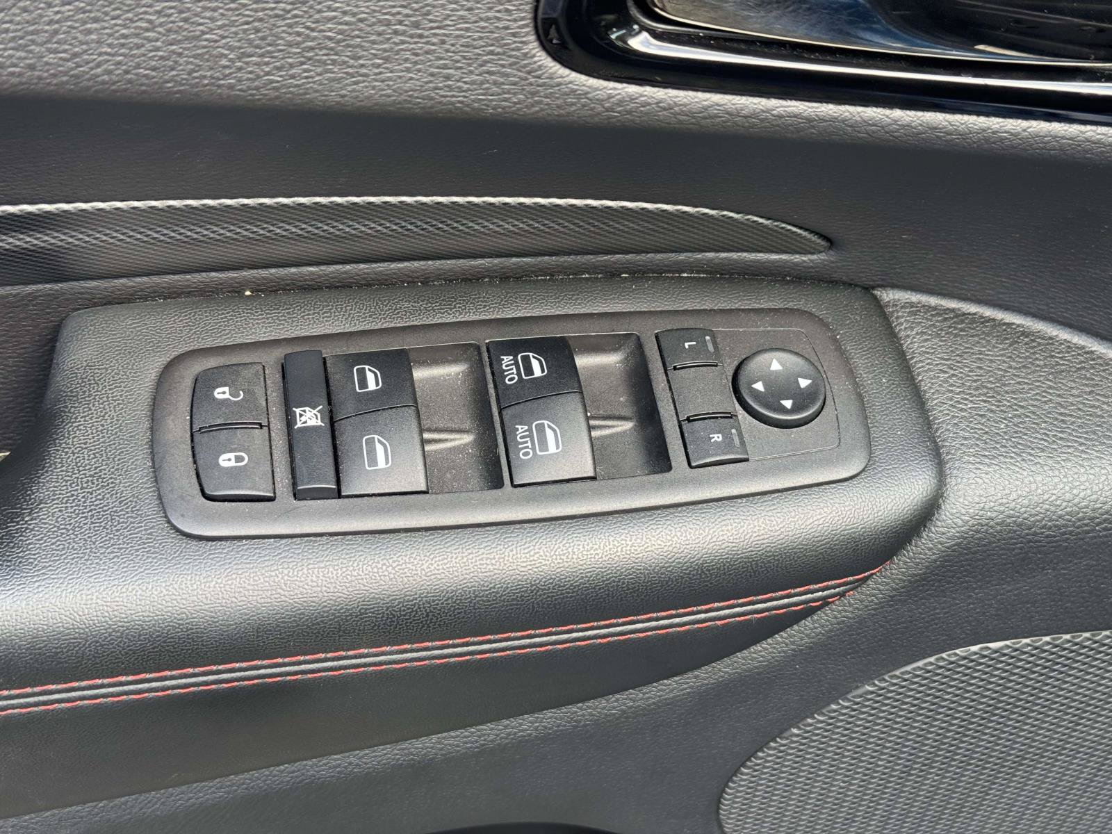 Used 2025 Dodge Durango GT AWD/4WD image 35